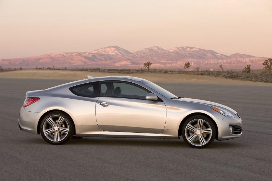  Hyundai Genesis Coupe 2008 года  (фото 25 из 35)
